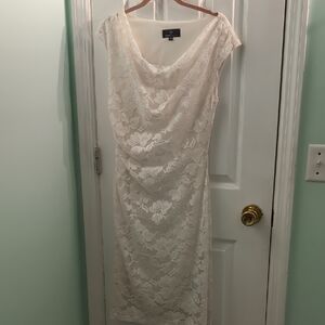 Ronni Nicole Cream/White Lace Dress